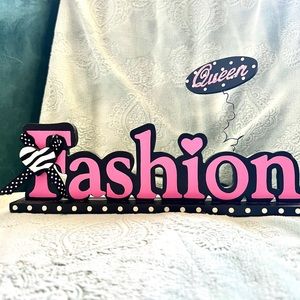 Cute Wooden “Fashion Queen” Closet Decor & Sign
